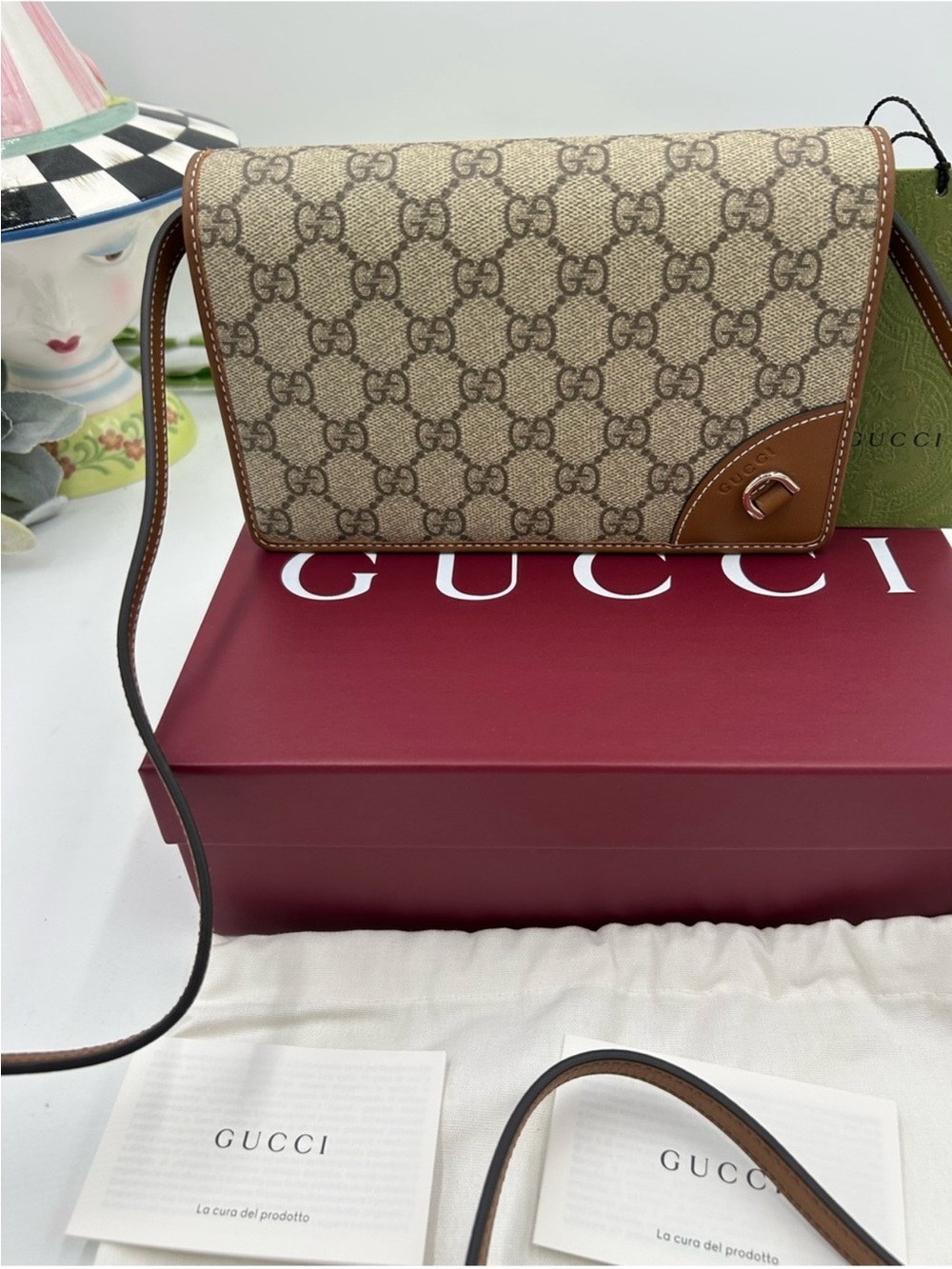 Women's Gucci Beige GG Supreme Crossbody wallet in a strap . NWT - Picture 3 of 15